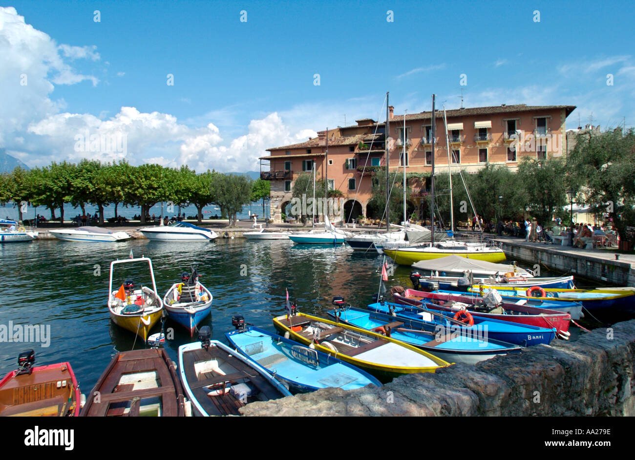 Porto, Torri del Benaco sul Lago di Garda, Italia Foto Stock
