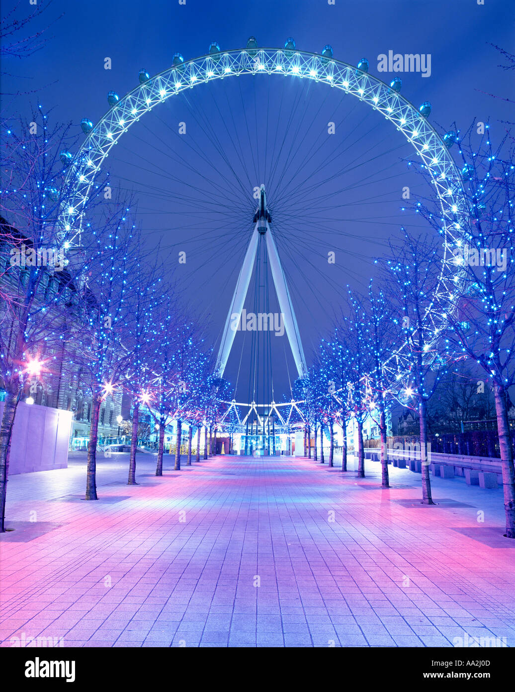 Regno Unito Londra BA London Eye è accesa Foto Stock