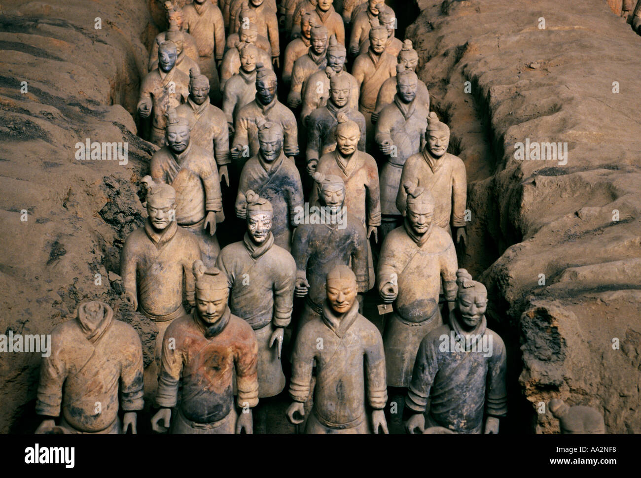 Esercito di Terracotta, Guerrieri di Terracotta, vita statue a grandezza naturale, arte funeraria, fossa 1, pit uno, Distretto Lintong, Xian, Provincia di Shaanxi, Cina e Asia Foto Stock