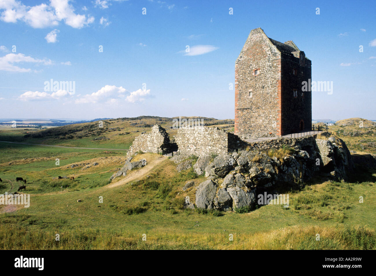 Smailholm Tower, St Boswells, Scottish Borders, Scozia, il castello di torre di guardia, vicino a Kelso e Melrose, storia, patrimonio Foto Stock