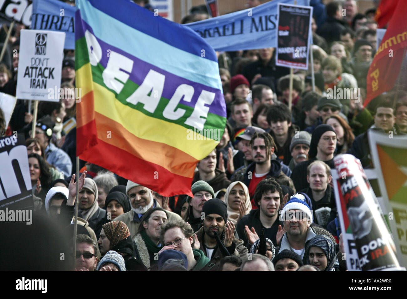 La pace manifestanti a anti-war demo in London REGNO UNITO Foto Stock