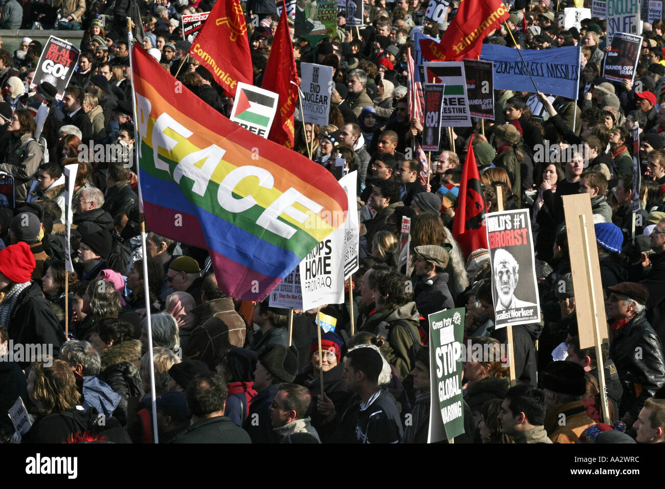 La pace manifestanti a anti-war demo in London REGNO UNITO Foto Stock