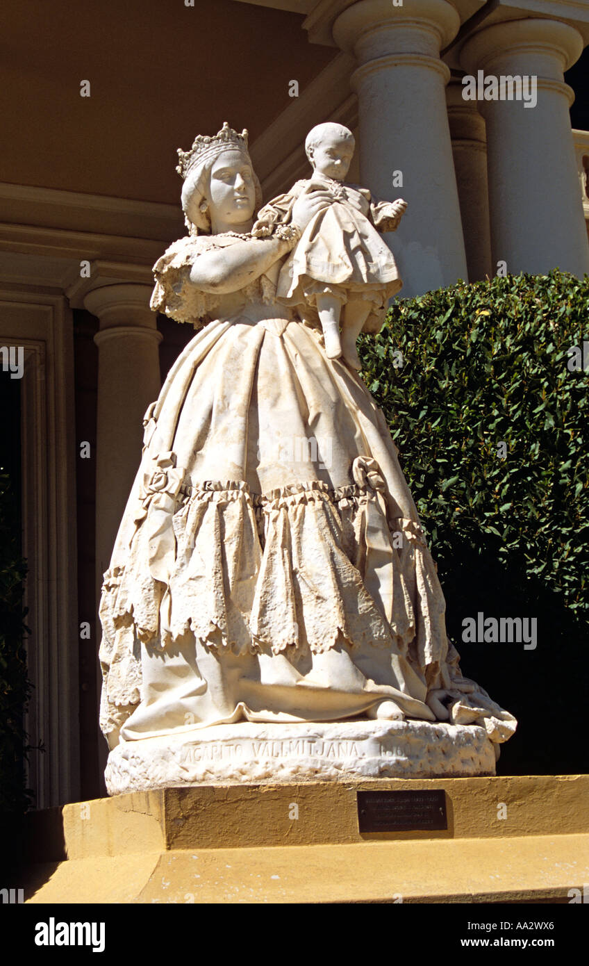 La Reina Isabel II Vallmitjana Agapit 1830 per 1905 statua, Palazzo Reale di Pedralbes, Palau Reial de Pedralbes, Barcellona, Spagna Foto Stock