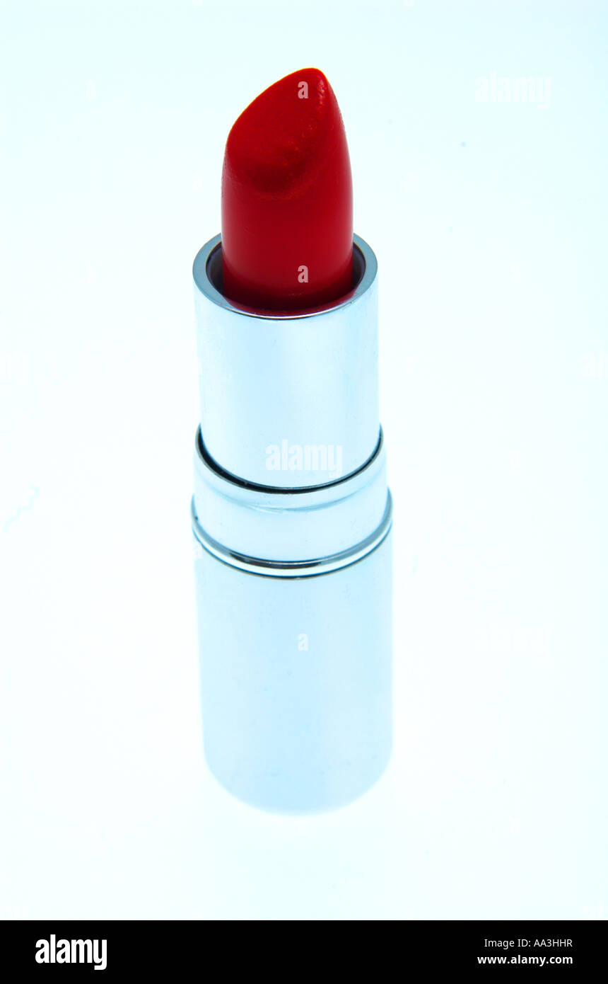 Rosso brillante rossetto in capsula di argento Foto Stock