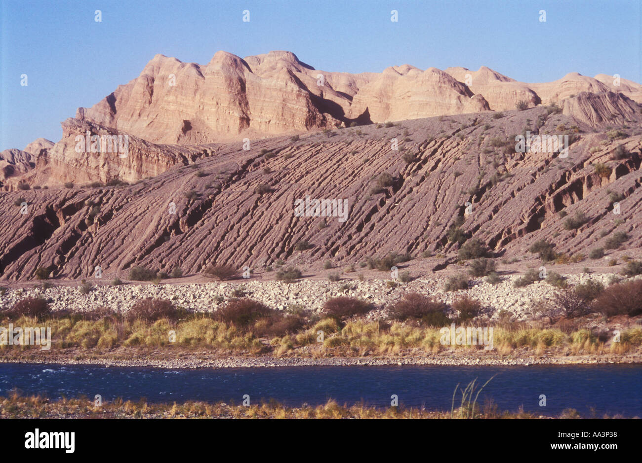 Bad terziaria terre nel deserto di San Juan in Argentina occidentale Foto Stock