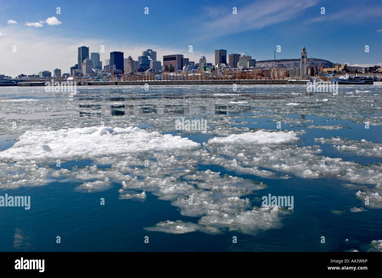 Lo Skyline di Montreal in inverno, Quebec, Canada Foto Stock