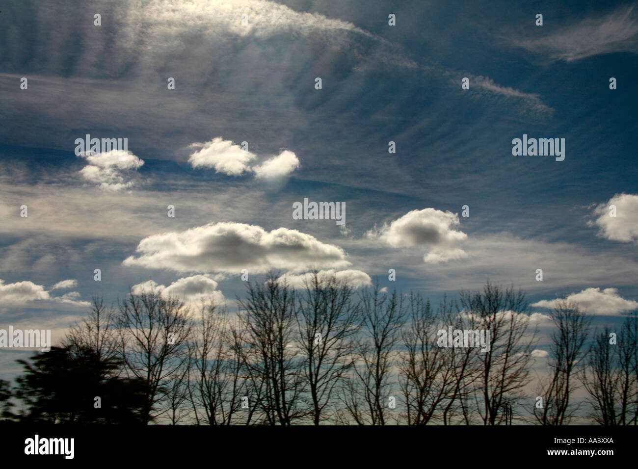 Nuvole e cieli blu in Australia Foto Stock