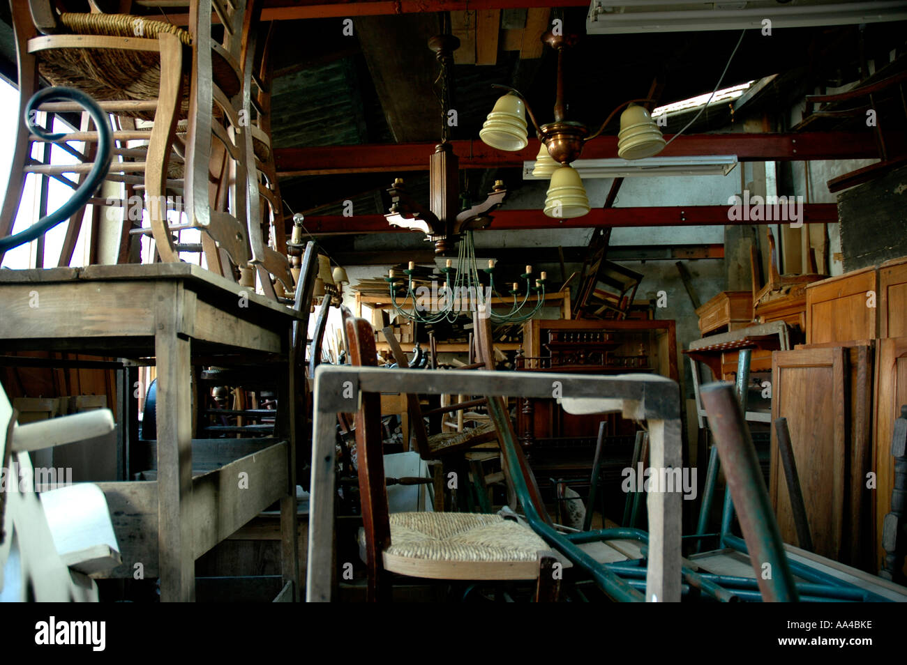 Mobili antichi di workshop e spazio di archiviazione, Francia. Foto Stock