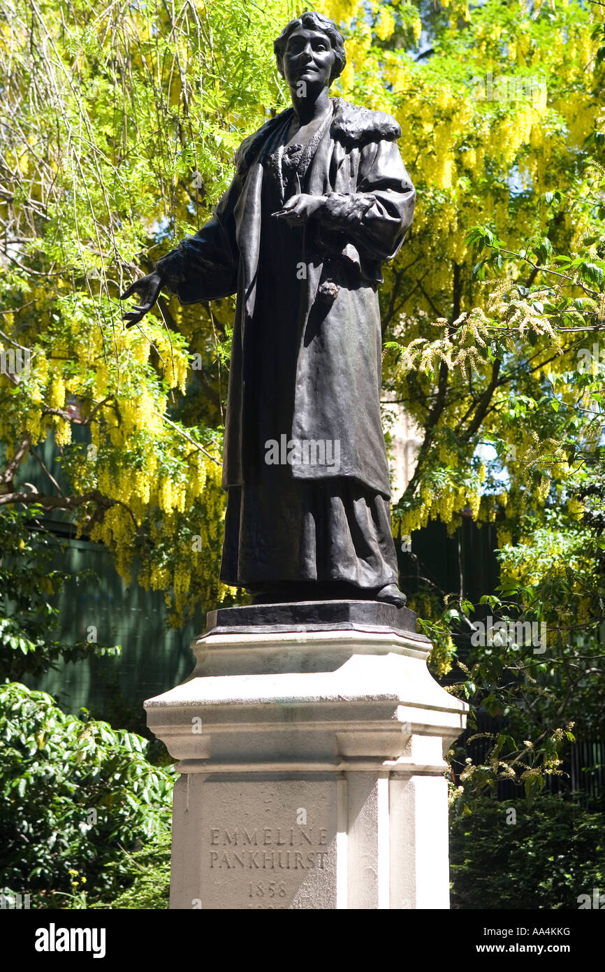 In Inghilterra. Londra. Emmeline Pankhurst statua Foto Stock