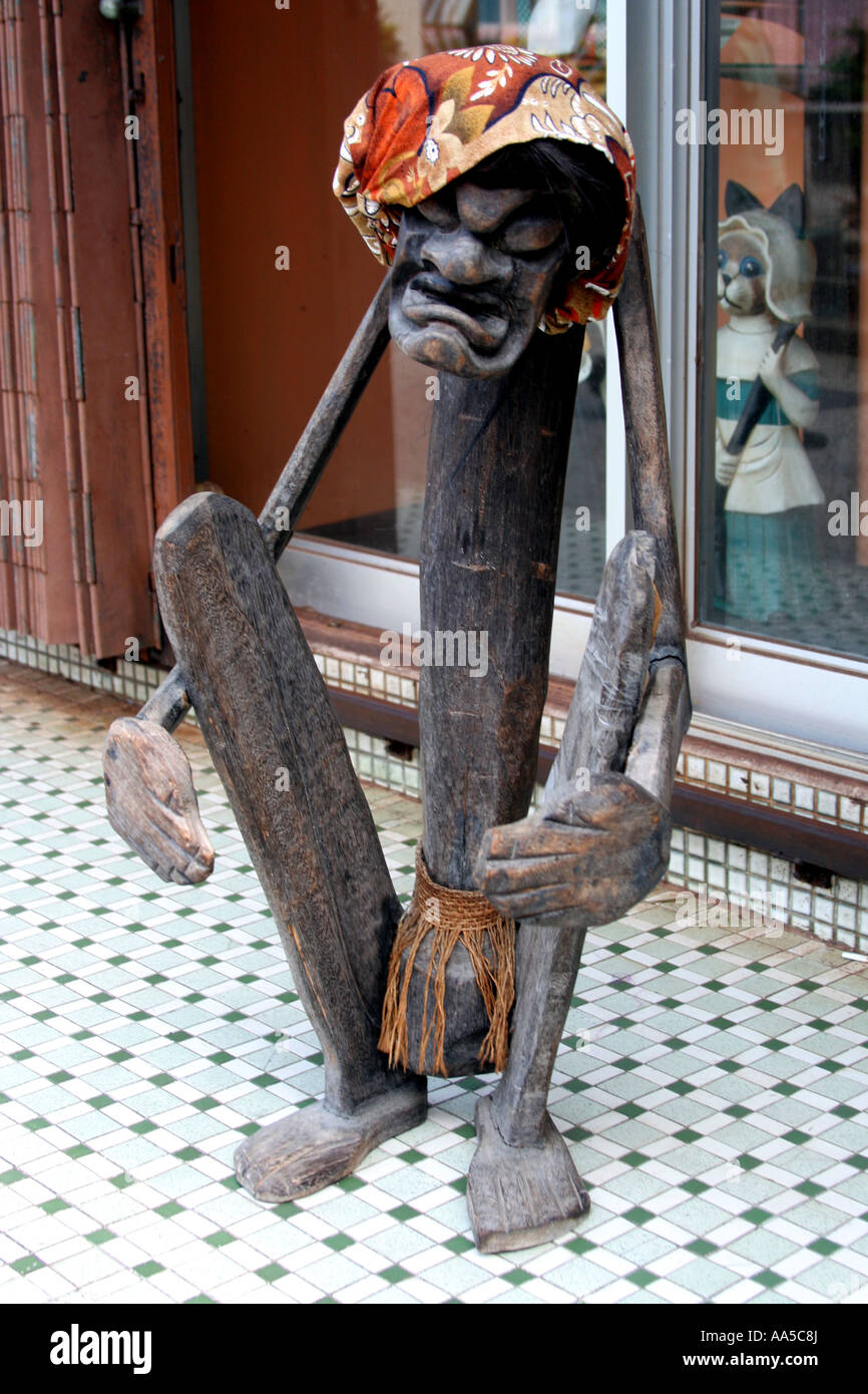 Figura in legno cercando triste e miserabile Foto Stock