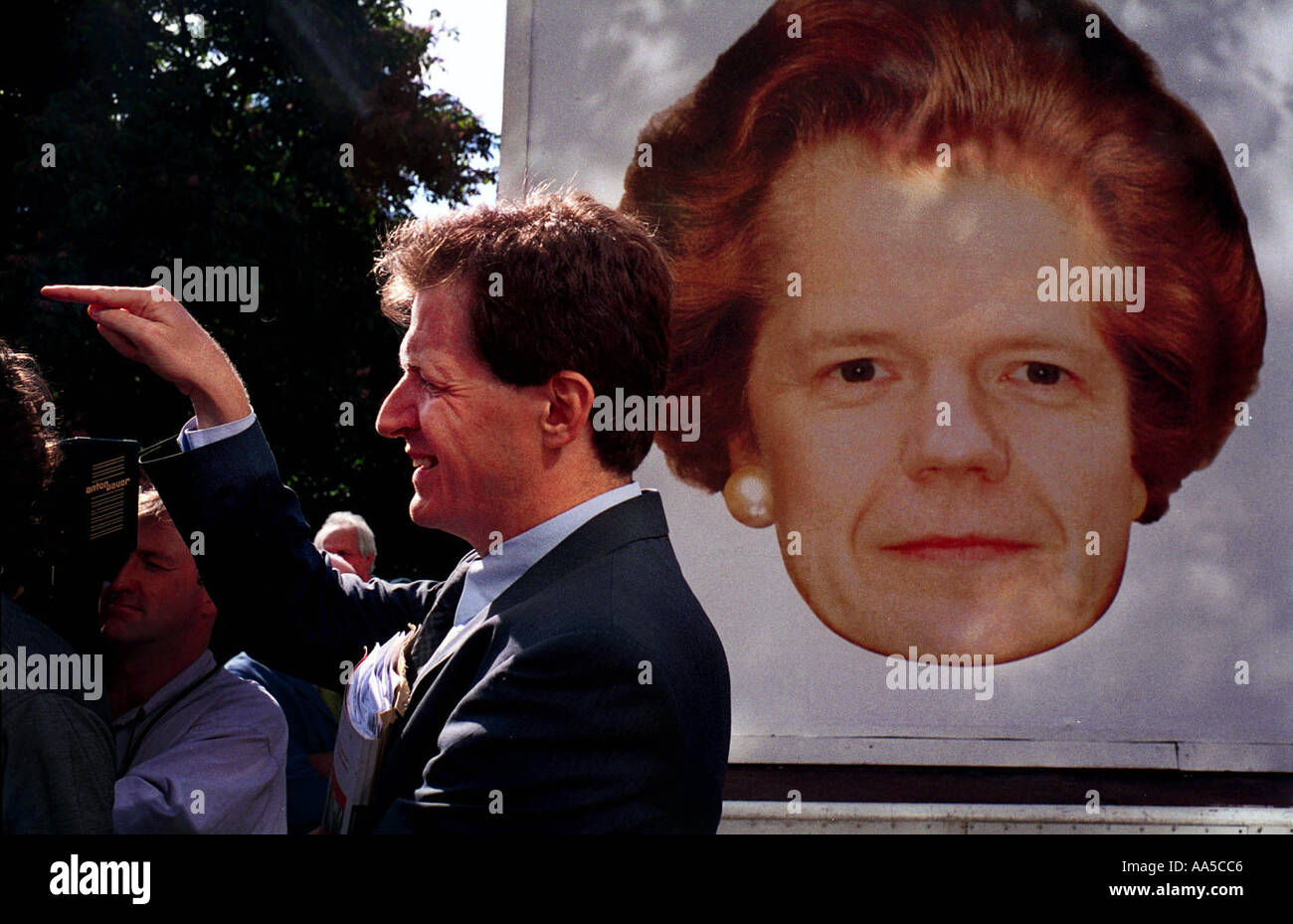 ALASTAIR CAMPBELL 2001- parte del lavoro premere il lancio di nuovi poster della campagna che mostra Tory leader Aia morphing in Margaret Thatcher. Foto Stock