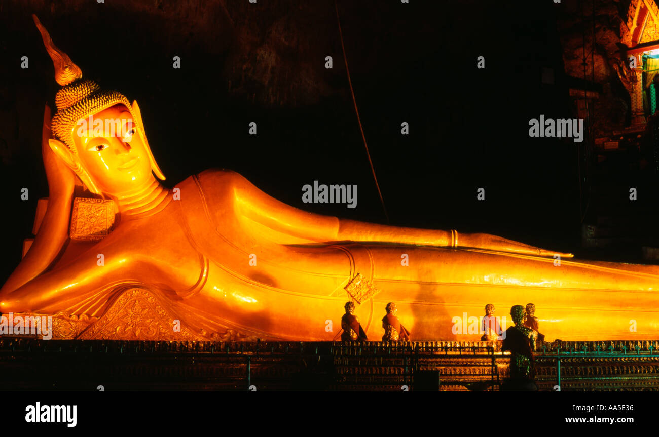 Thailandia Buddha reclinato Foto Stock