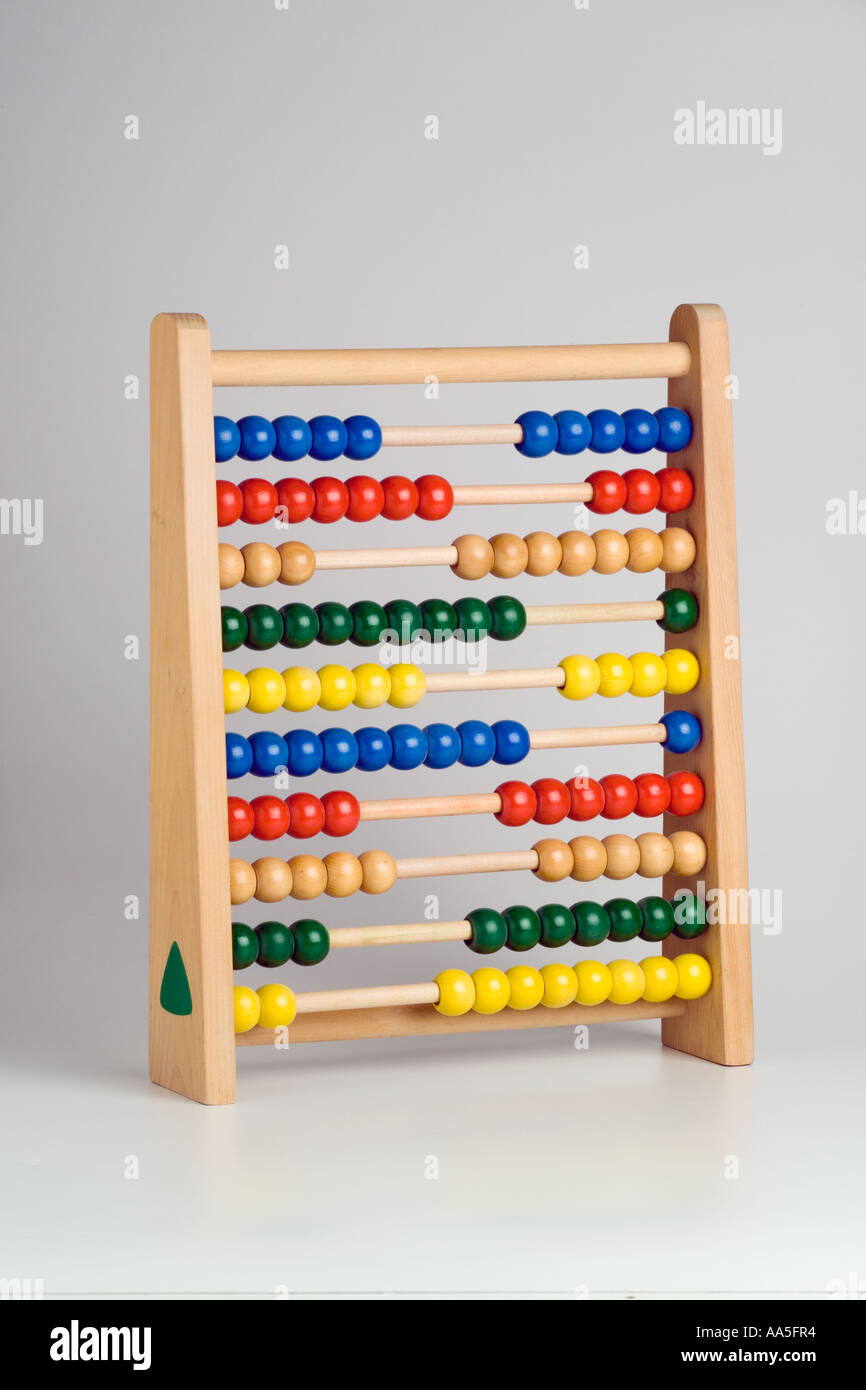 Colorato abacus contando frame che è stato ampiamente utilizzato in Oriente per calcoli aritmetici Foto Stock