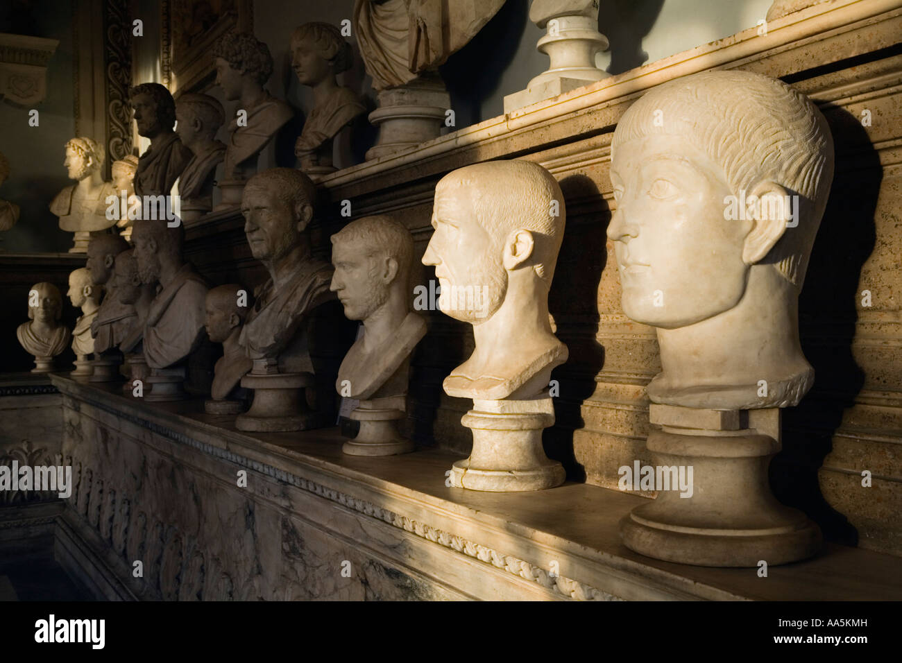 Roma, Italia. Musei Capitolini, la Sala degli Imperatori presso il Palazzo Nuovo Foto Stock