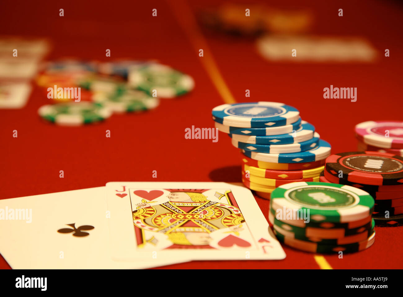 Poker chips in un casinò Foto Stock