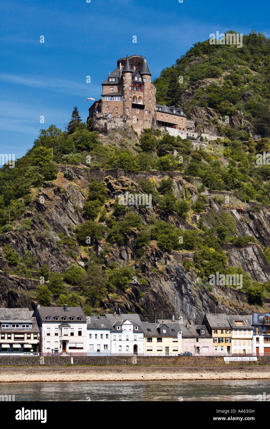 Castello Katz sopra St Goarshausen nella Valle del Reno, Renania, Germania Europa Foto Stock