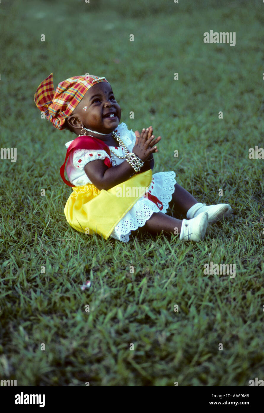 Caraibi Martinica bambina in abito tradizionale Foto Stock