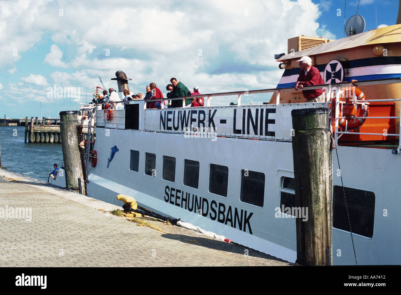 Germania Bassa Sassonia Cuxhafen shipline sull'Isola di Neuwerk nave traghetto Ferry Foto Stock