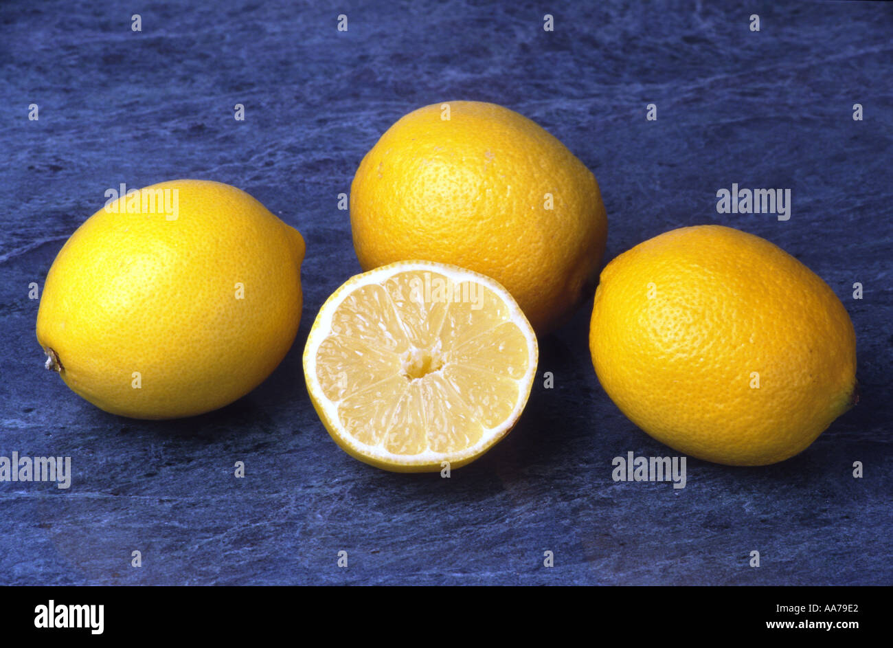 Agrumi frutta limone limoni giallo per alimenti acido acida limone zitronen Foto Stock