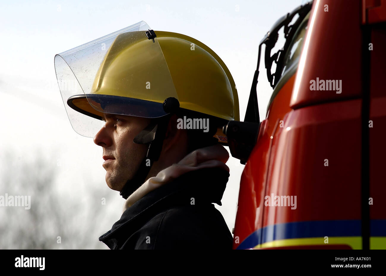 Fireman Tristan Ashby a Attleborough Norfolk la stazione dei vigili del fuoco foto da John Robertson Foto Stock