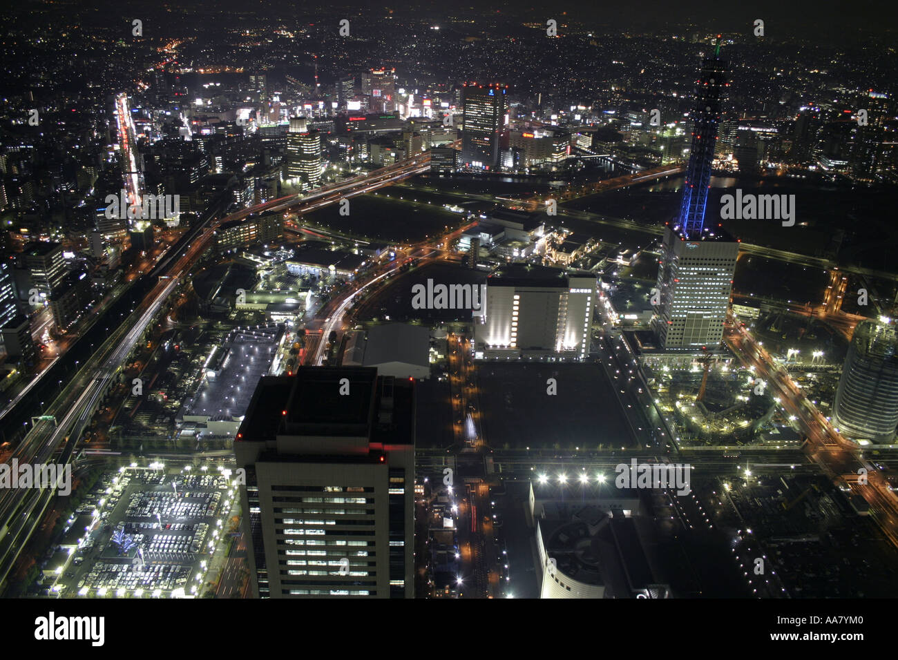 Yokohama durante la notte come visto dal Landmark Tower Foto Stock