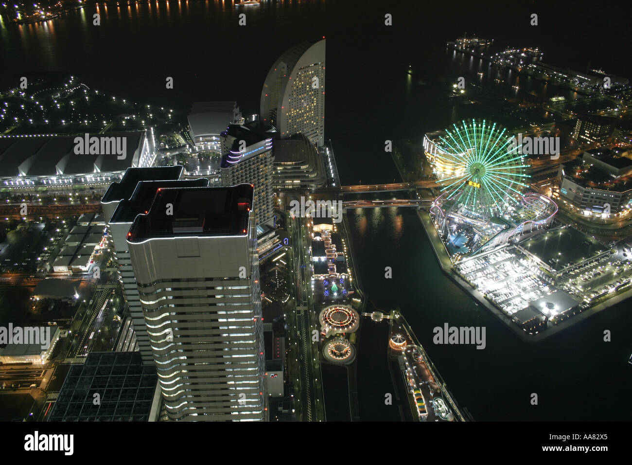 Yokohama durante la notte come visto dal Landmark Tower Foto Stock