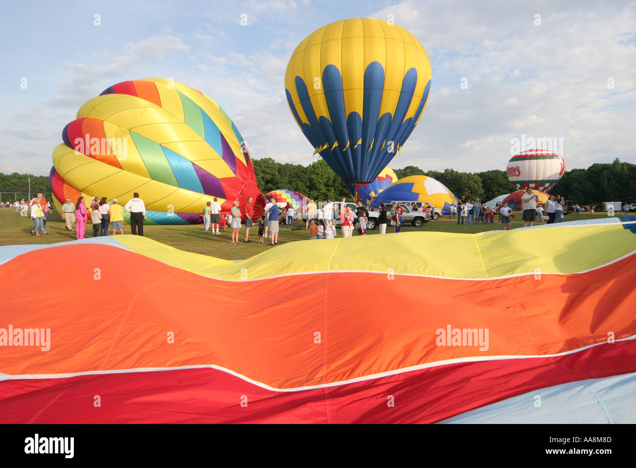 Alabama Morgan County, Decatur, Alabama Jubilee Hot Air Balloon Classic, volo, famiglia famiglie genitori genitori figli, madre mamma, padre papà, visita Foto Stock