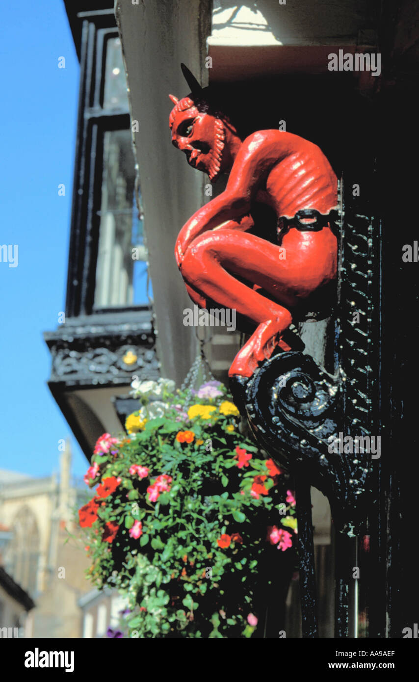 Il pittoresco rosso "Stampante il diavolo", Stonegate, città di York, North Yorkshire, Inghilterra, Regno Unito. Foto Stock