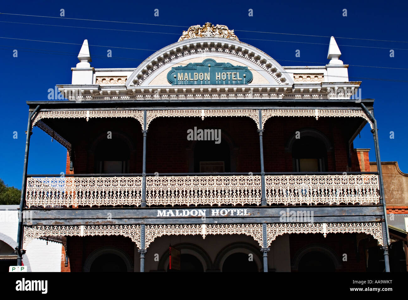 Città australiana / Il Maldon Hotel nella città di paese di Maldon, in Victoria Australia. Foto Stock