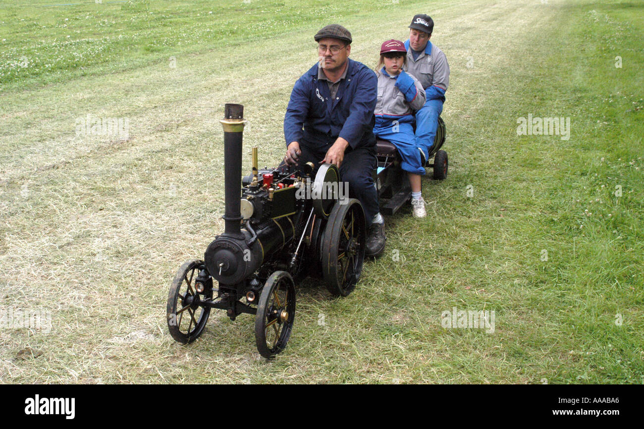 Modello con trazione a vapore motore sul display del Cotswold mostrano Cheltenham Foto Stock