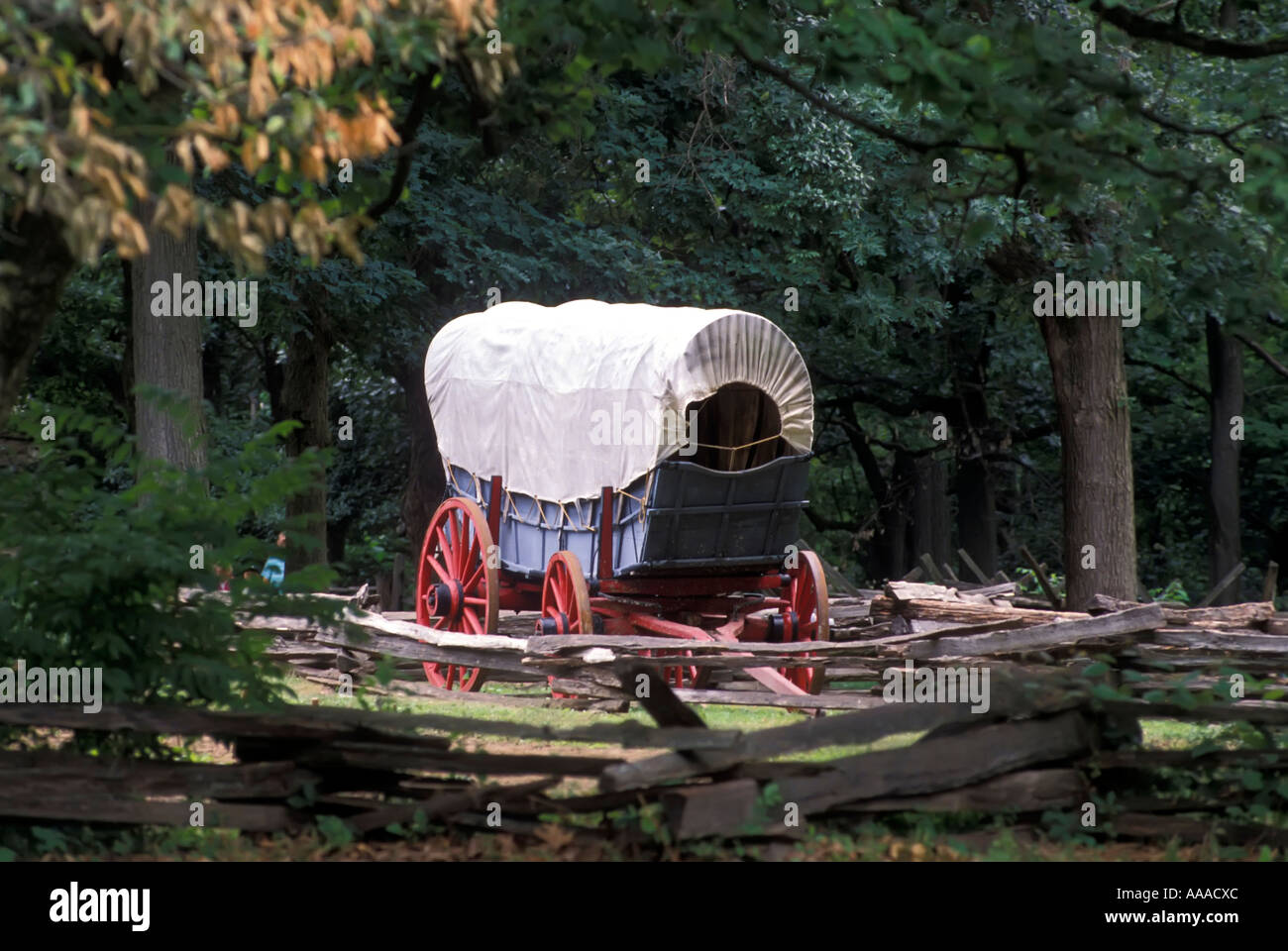 Nuovo Salem sito storico a Pietroburgo, Illinois e un vecchio western tipo di carro coperto utilizzato per i viaggi Foto Stock