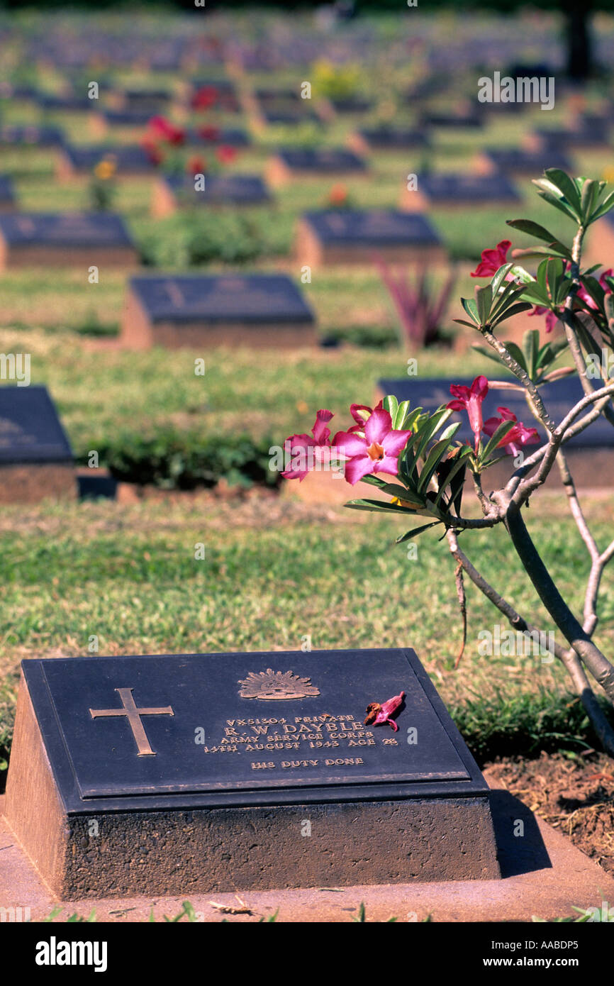 Il cimitero militare, il Ponte sul Fiume Kwai, Thailandia Foto Stock