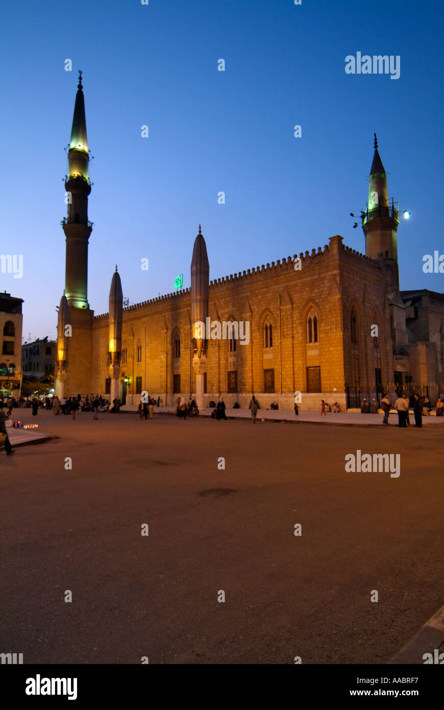 La Moschea Al-Hussein di notte al Cairo, Egitto Foto Stock