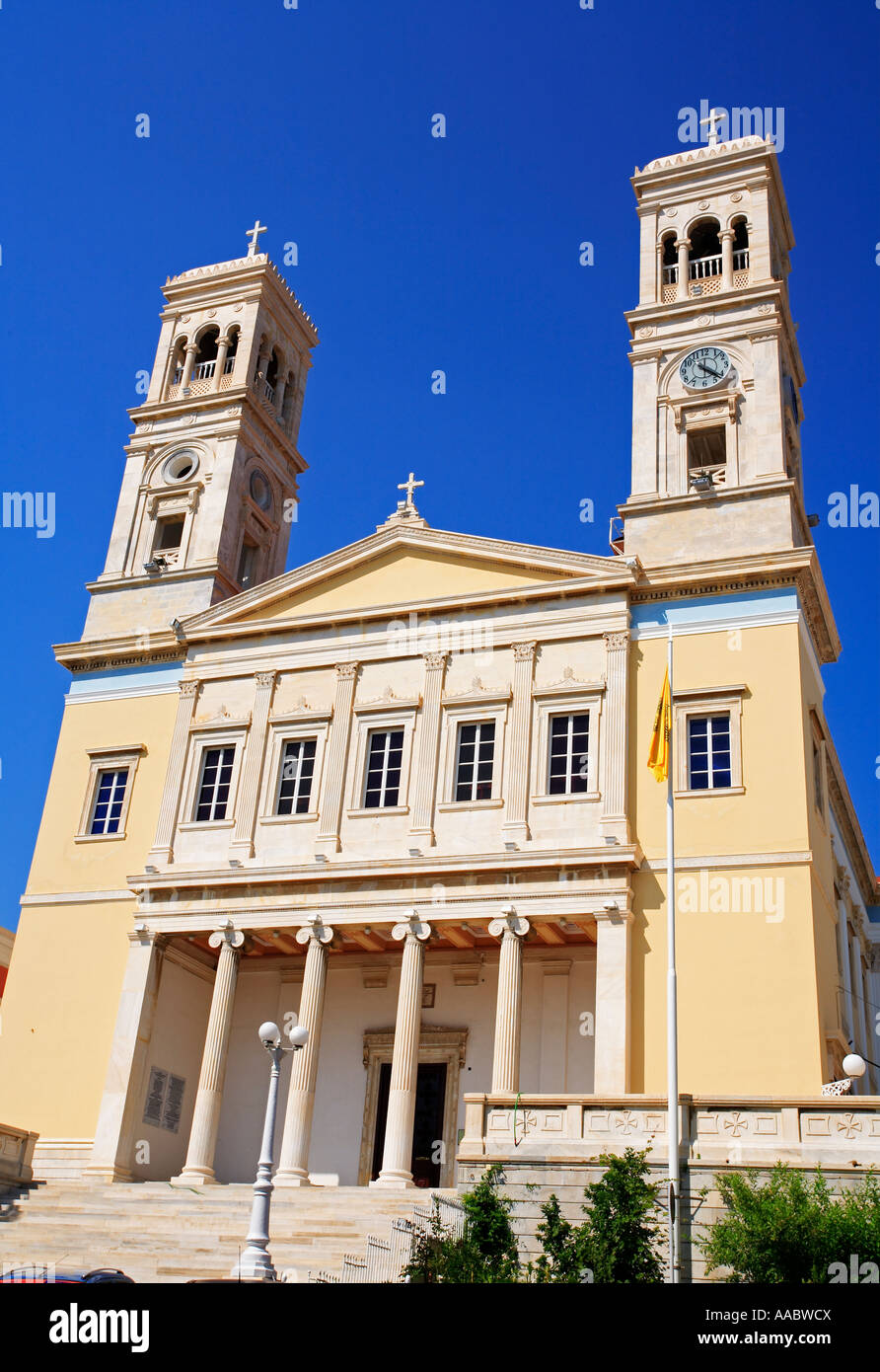 La cattedrale cattolica di San George Hermoupolis Syros Grecia Foto Stock