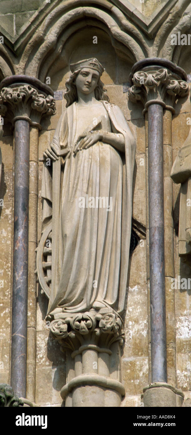 Santa Caterina di Alessandria martiri Palm Cattedrale di Salisbury fronte ovest - Wiltshire Foto Stock