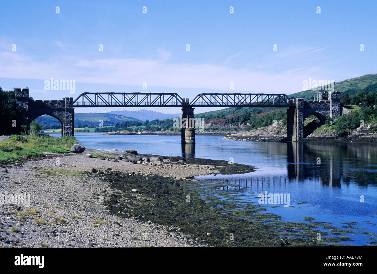 Loch Creran in disuso vittoriano ridondante ponte ferroviario, west, Scozia occidentale, UK, Stathclyde, viaggi, turismo, trasporti Foto Stock