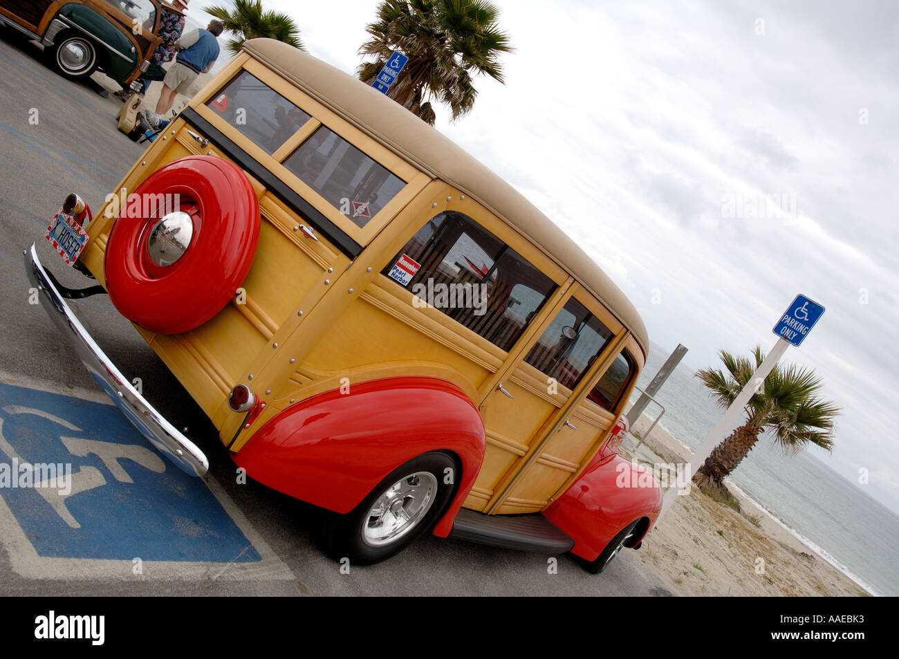 Woodies nella California del Sud, classic in pannelli di legno di grandi station wagon associate con il surf cultura degli anni cinquanta Foto Stock