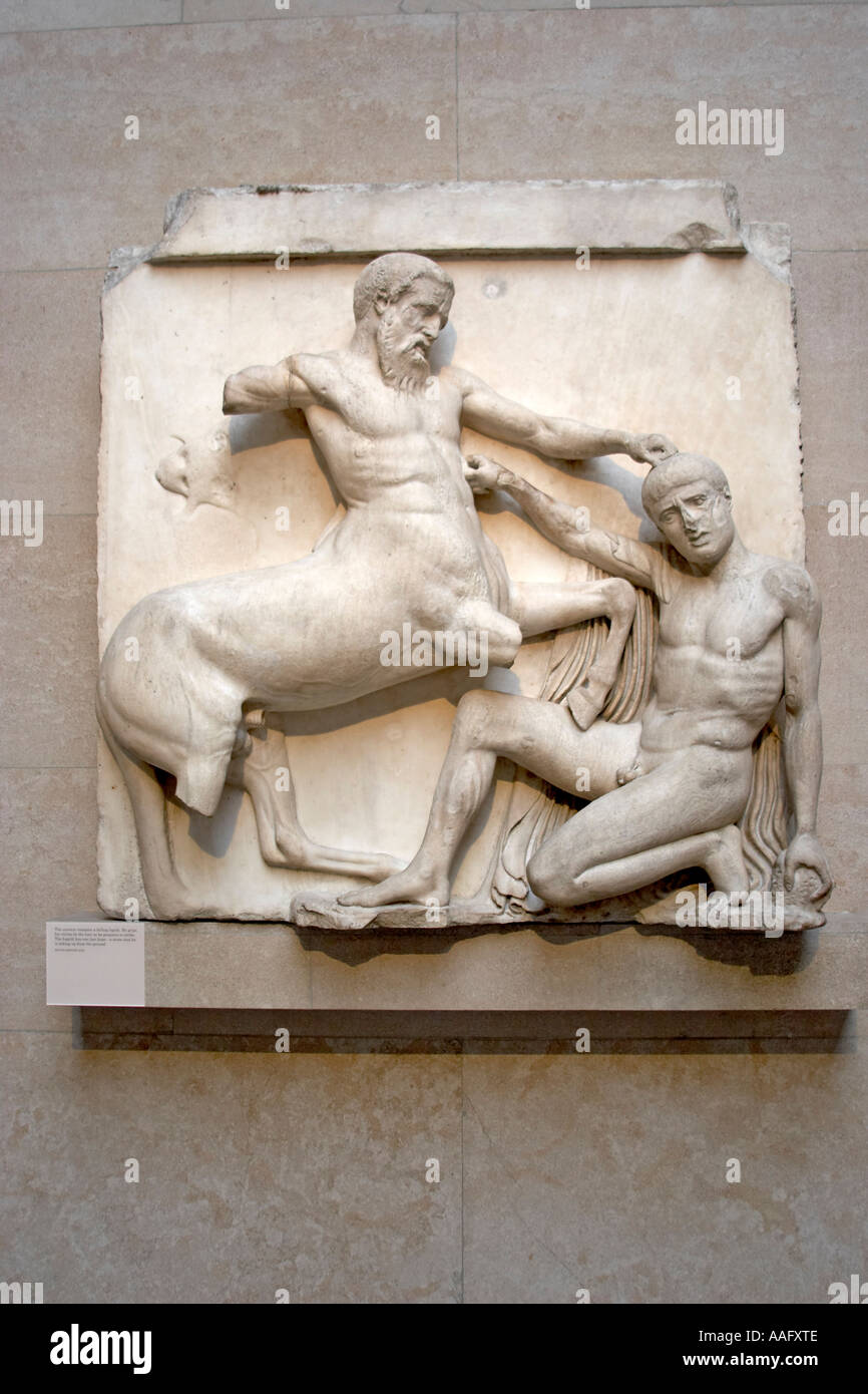 Centaur e Lapith dal Sud Metope del Partenone sculture o marmi di Elgin Foto Stock