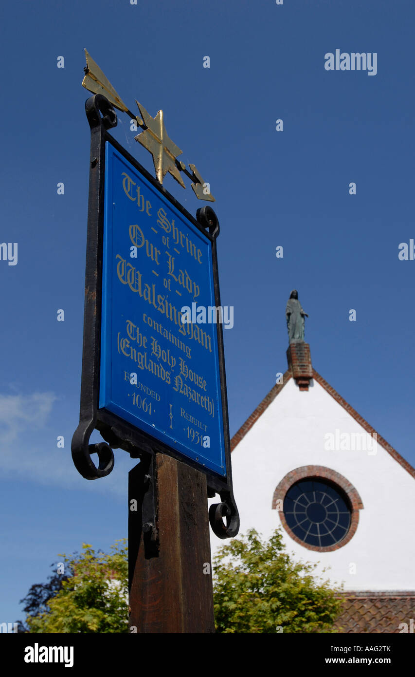 Anglicani Santuario di Nostra Signora di Walsingham Little Walsingham High Street Norfolk England Regno Unito Foto Stock