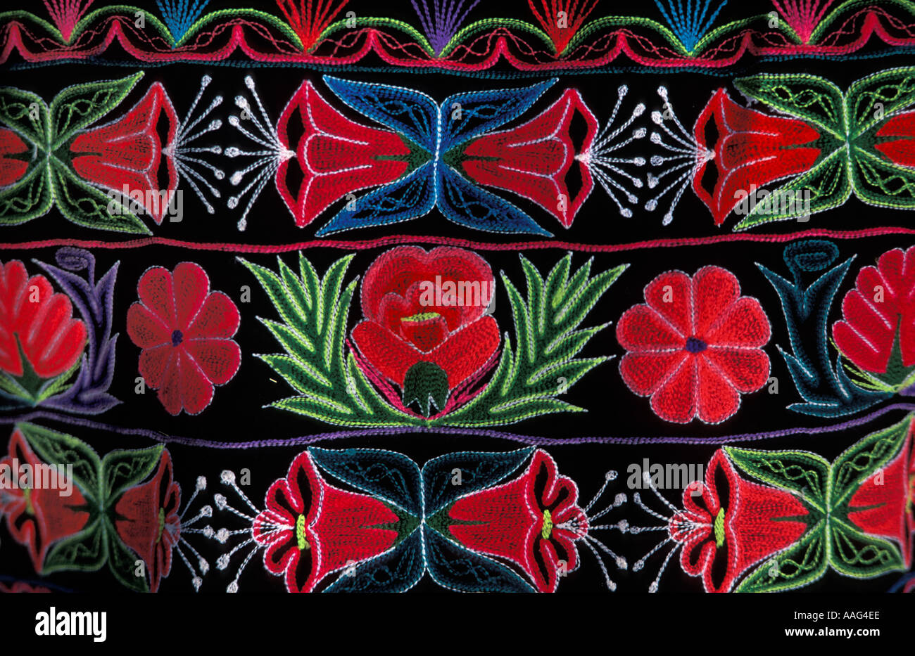 Embroidered shawl immagini e fotografie stock ad alta risoluzione - Alamy