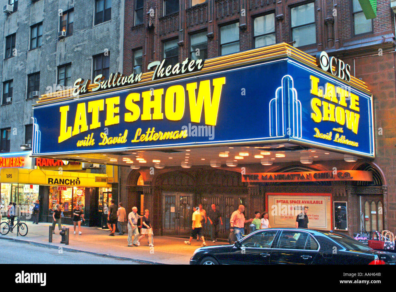 Al di fuori di Ed Sullivan Theater con David Letterman segno Foto Stock