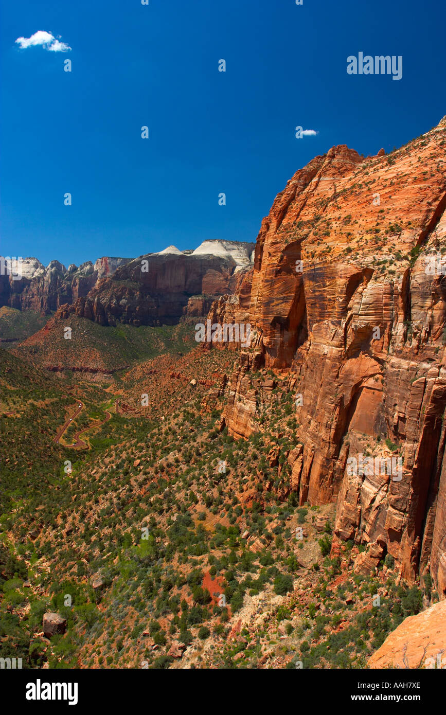Escursioni all'interno del Canyon Zion National Park nello Utah Stati Uniti d'America Foto Stock