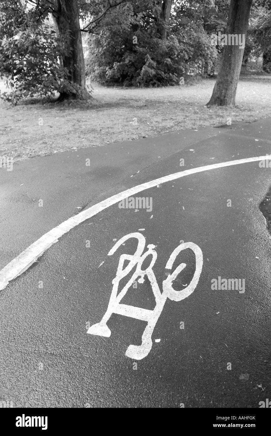 Pista ciclabile nel parco Foto Stock
