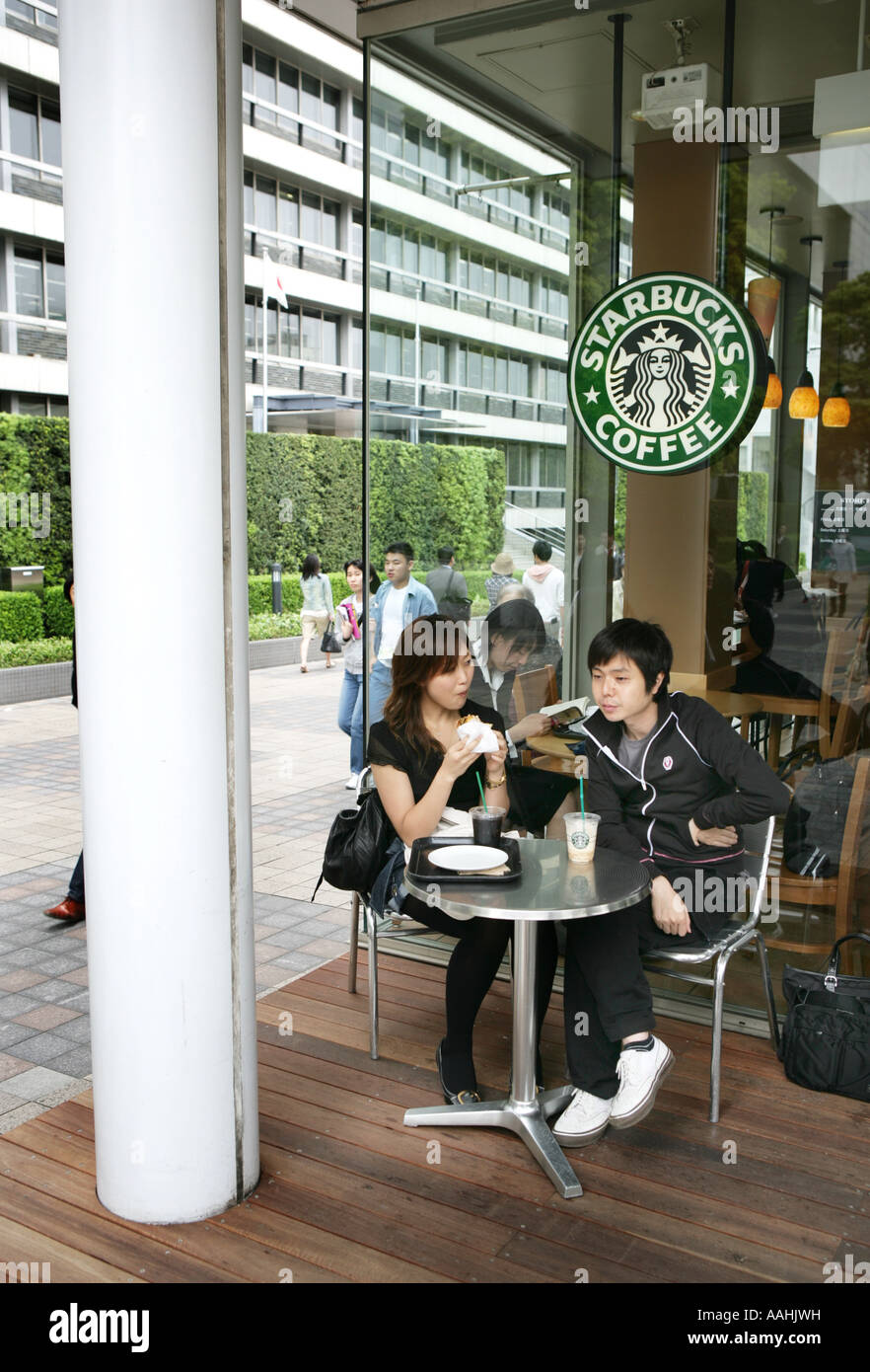 JPN Giappone Tokyo Starbucks Cafe in Shinjuku Foto Stock