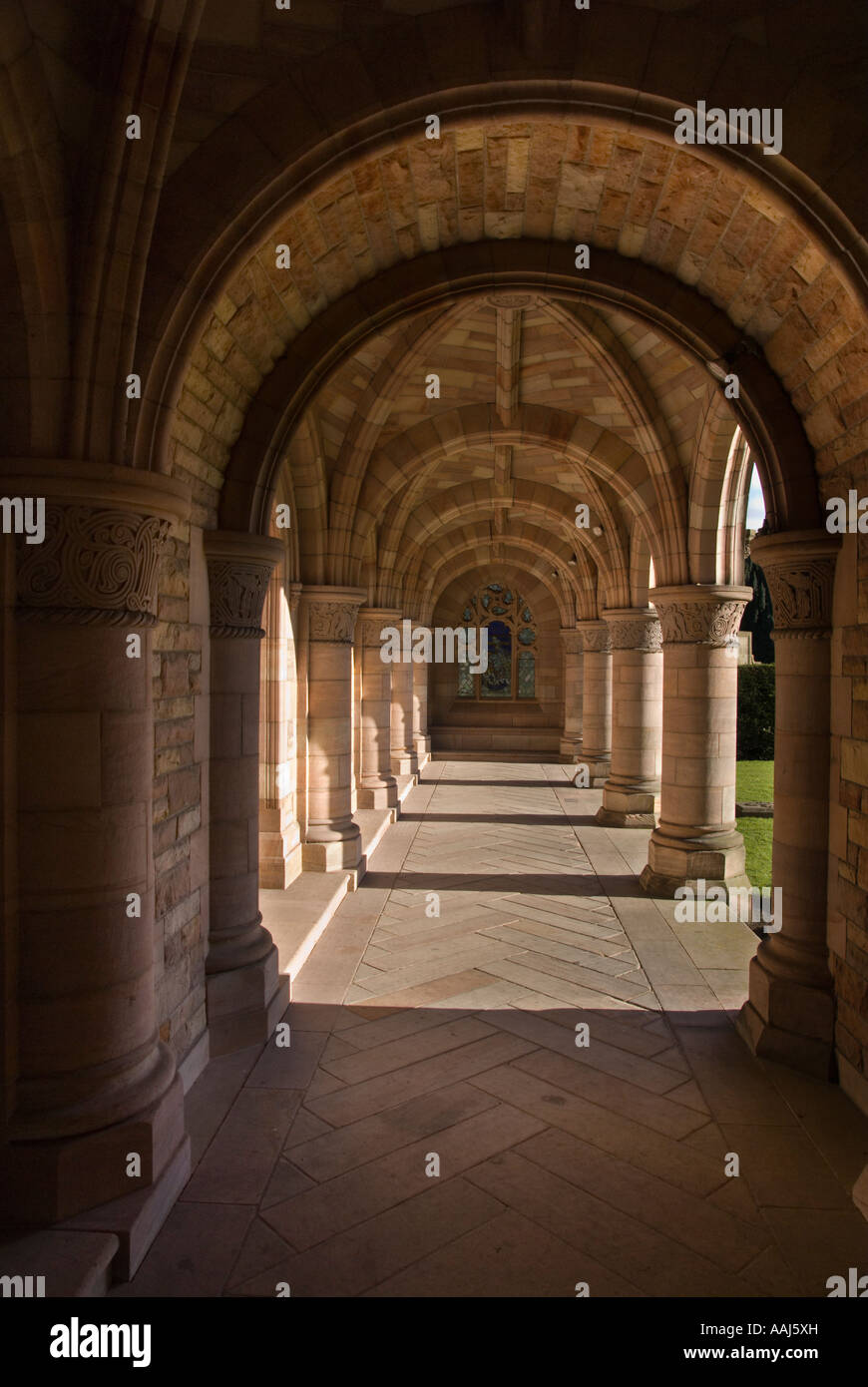 Il Roxburghe corsia del xx secolo oltre a Kelso Abbey Scozia dal Duca di Roxburghe famiglia terreno di sepoltura Foto Stock