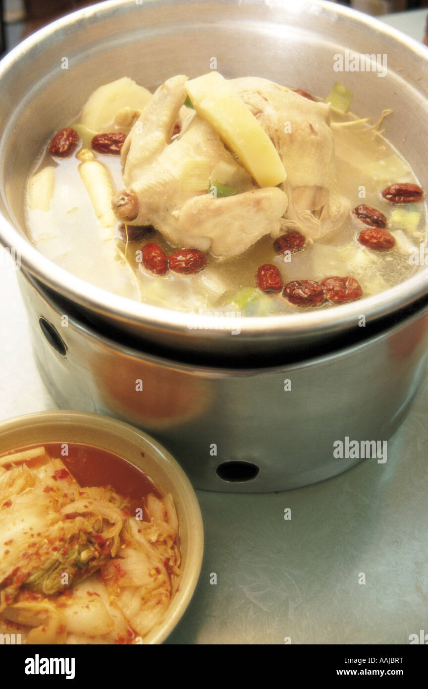 Samgyetang;brodo di pollo con il ginseng Foto Stock