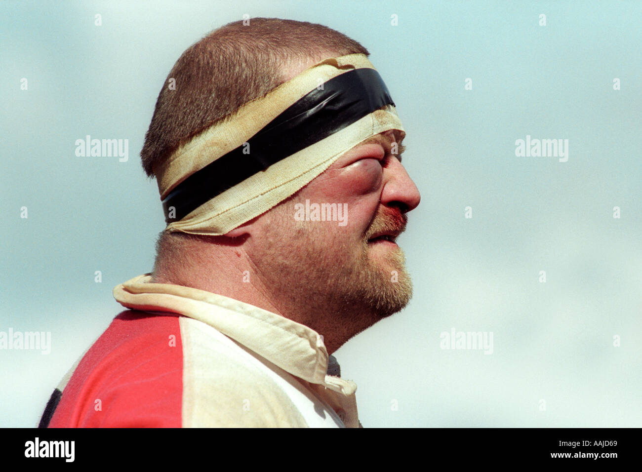 Rugby gallese giocatore dopo essere stati punzonati durante un match giocato per Pontypridd RFC Glamorgan Wales UK Foto Stock