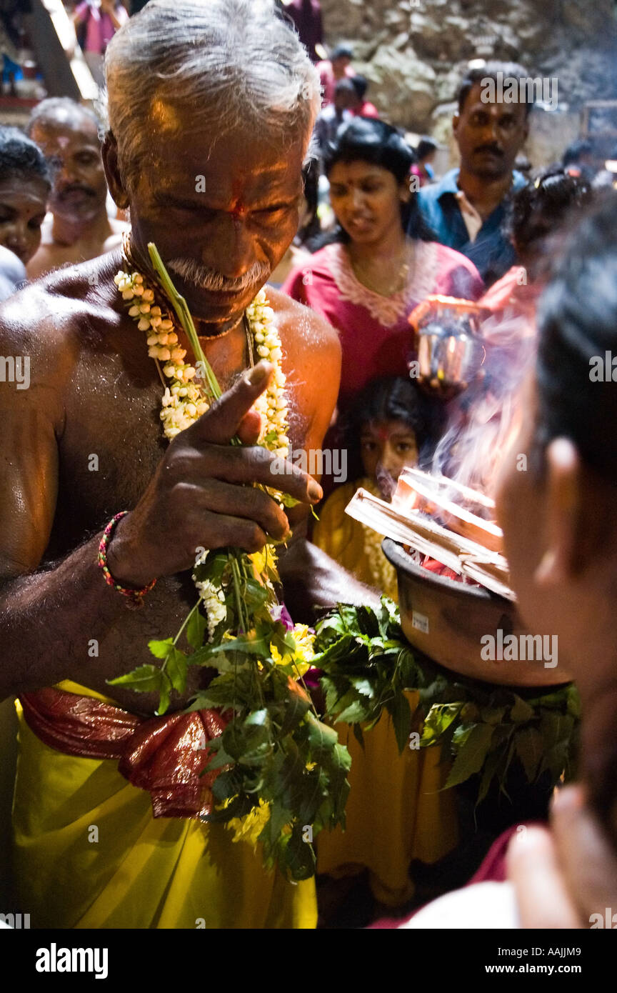 Il festival indù di Thaipusam celebrata presso le Grotte di Batu a Kuala Lumpur in Malesia Foto Stock