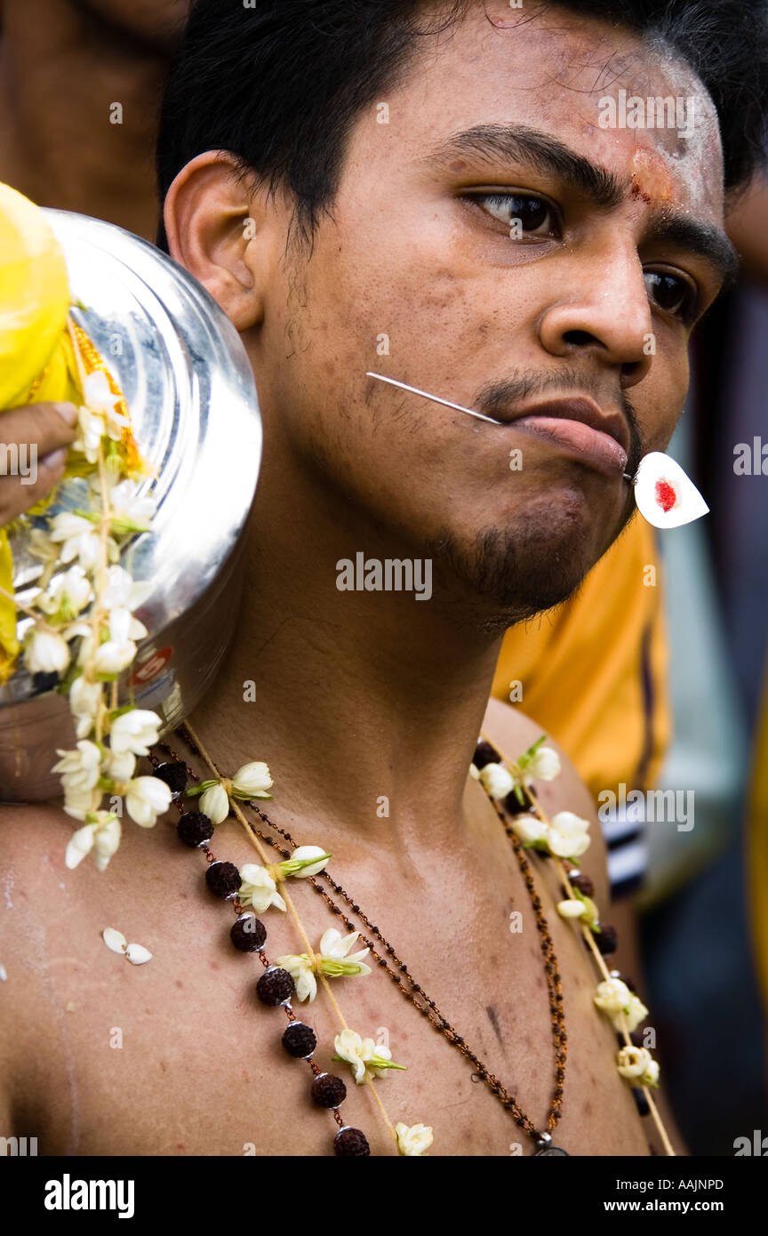 Il festival indù di Thaipusam celebrata presso le Grotte di Batu a Kuala Lumpur in Malesia Foto Stock