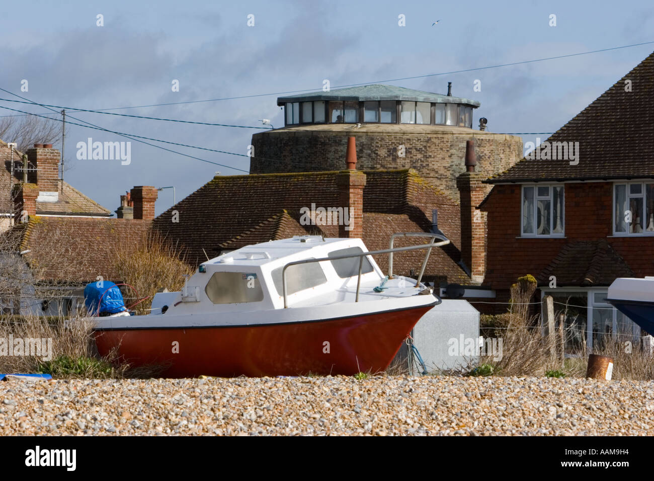 Martello Tower costruito sulla East Sussex costa come una difesa contro l invasione di Napoleone e l'esercito francese Foto Stock